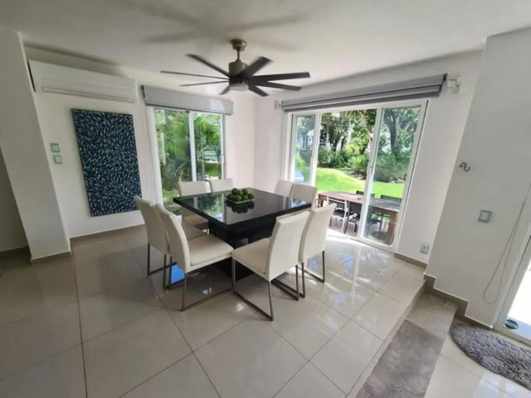 Playacar Beach House 10 Pax! The Best Location In Playa! By Bookhap Playa del Carmen