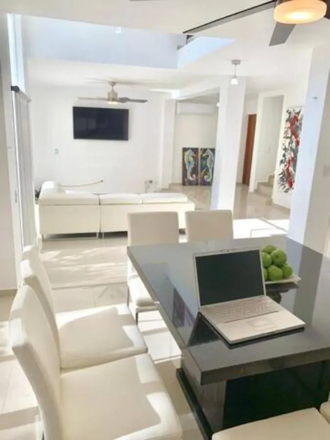 Villa Playacar Beach House 10 Pax! The Best Location In Playa! By Bookhap Playa del Carmen