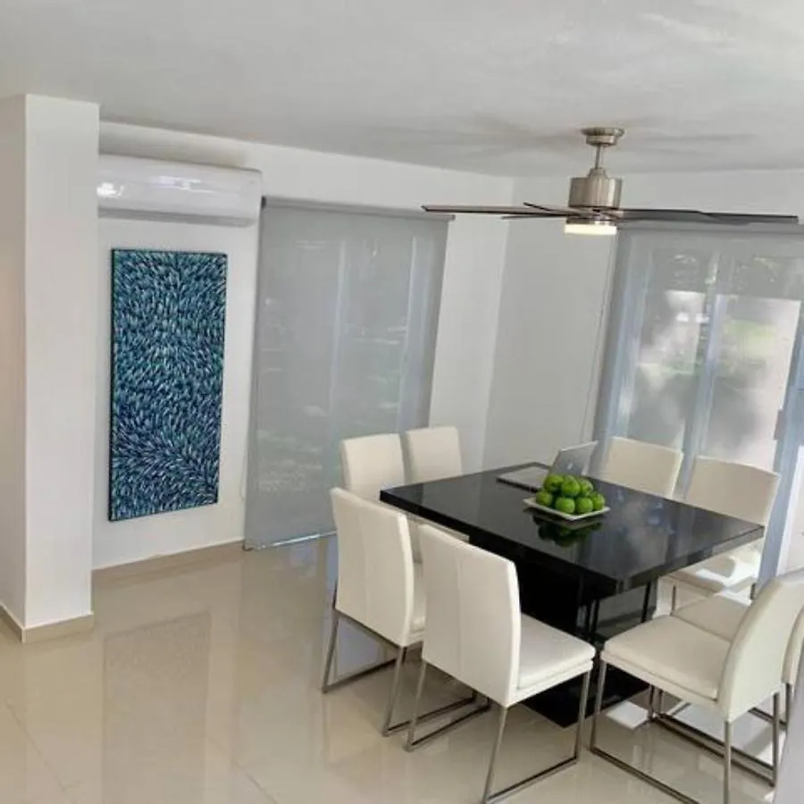 Villa Playacar Beach House 10 Pax! The Best Location In Playa! By Bookhap Playa del Carmen